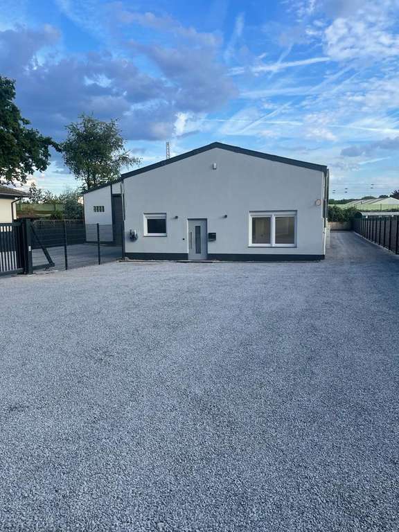 +++ 250 m² Halle mit kleinen Büros (90 m²) in Schwerte zu vermieten +++ – Bild 1